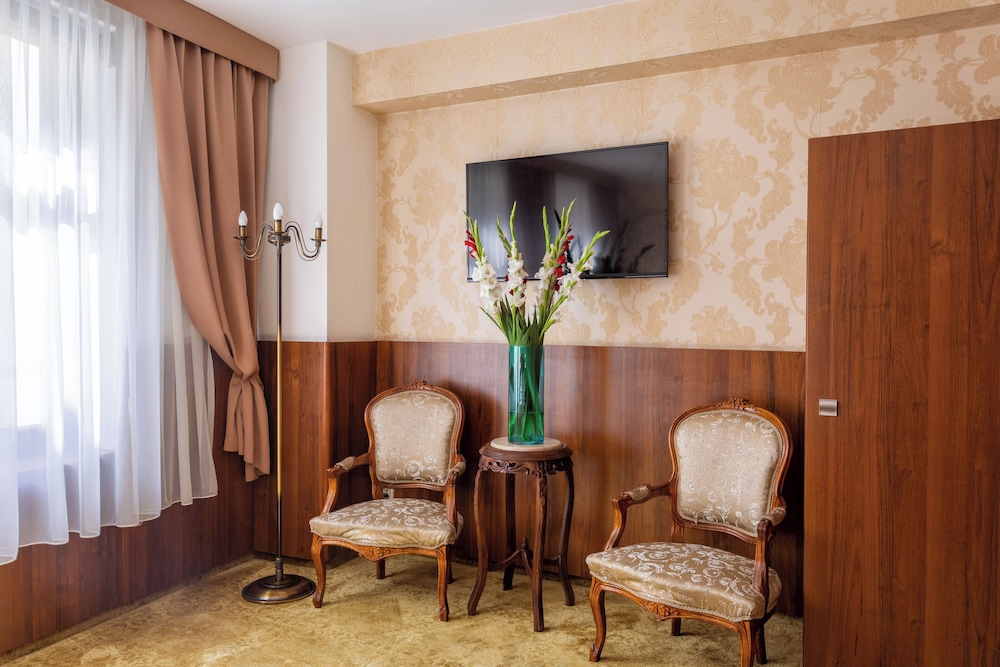 David Hotel 48/63