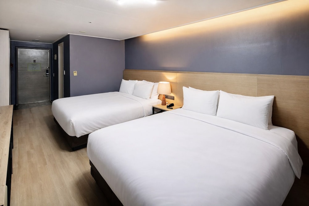 Signature, Heritage, Deluxe, 2 Double Beds