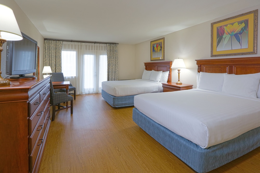 DELUXE, QUEEN BED, RIVER VIEW