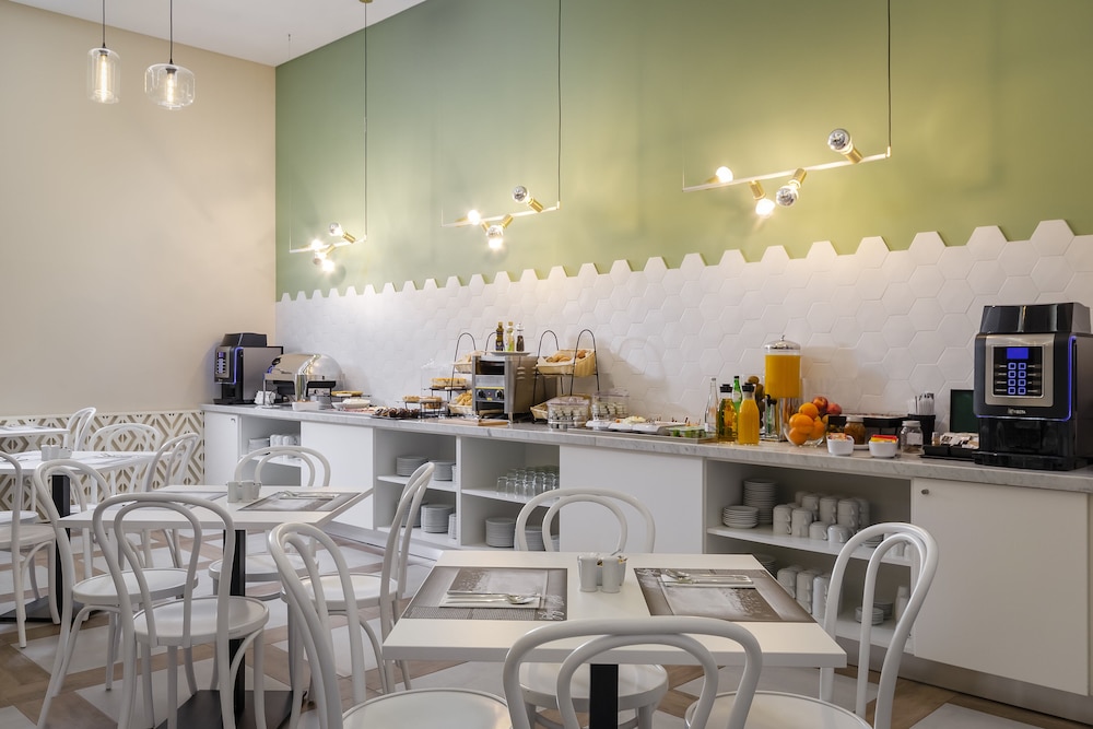 restaurant cafeteria
