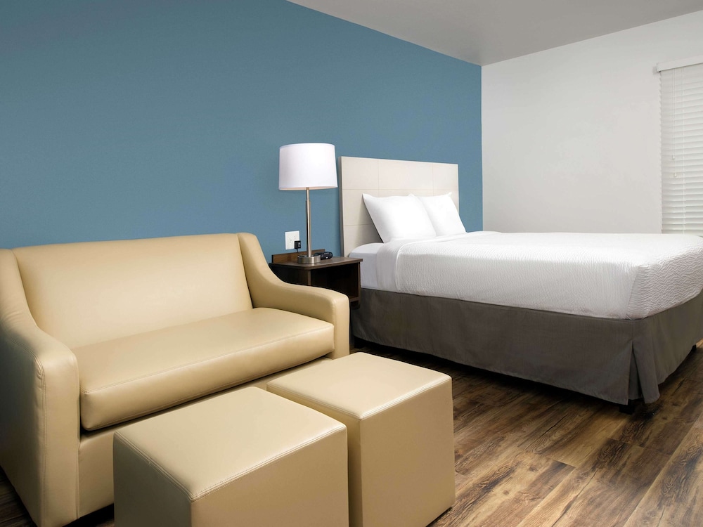 Extended Stay America - Select Suites Orlando - Airport 23/57