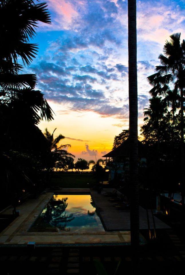 Avilion Villa Cinta 24/37