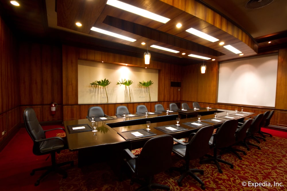 Waterfront Airport Hotel Casino Mactan 41/50