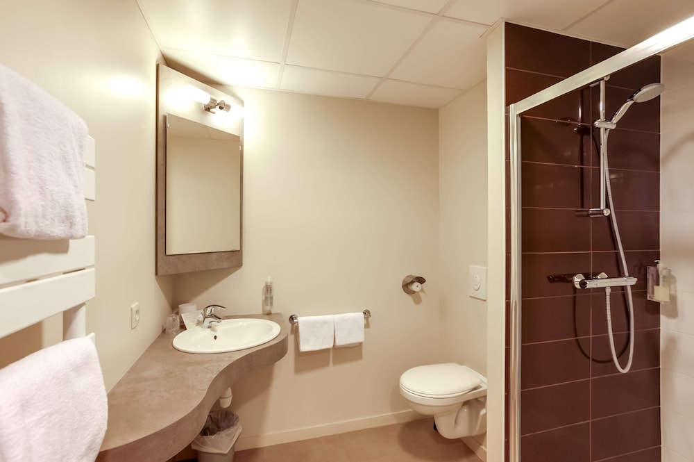 Brit Hotel Binic 58/60
