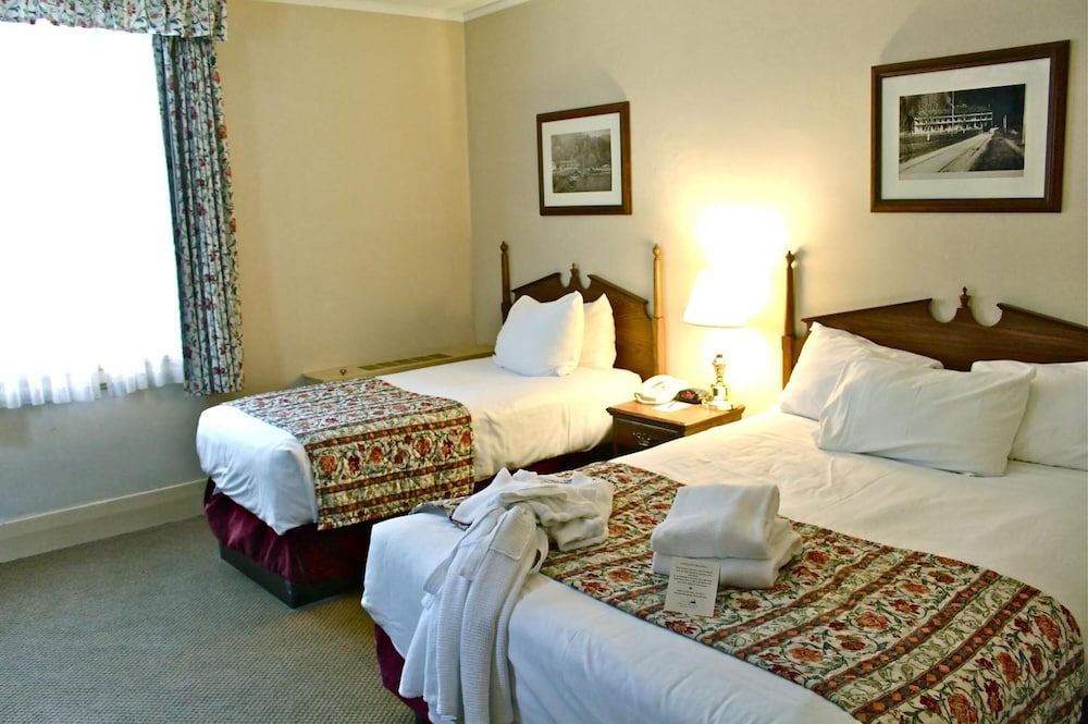 Harrison Resort Hot Springs 13/68