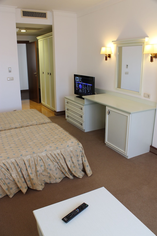 Helena Park Hotel 34/50