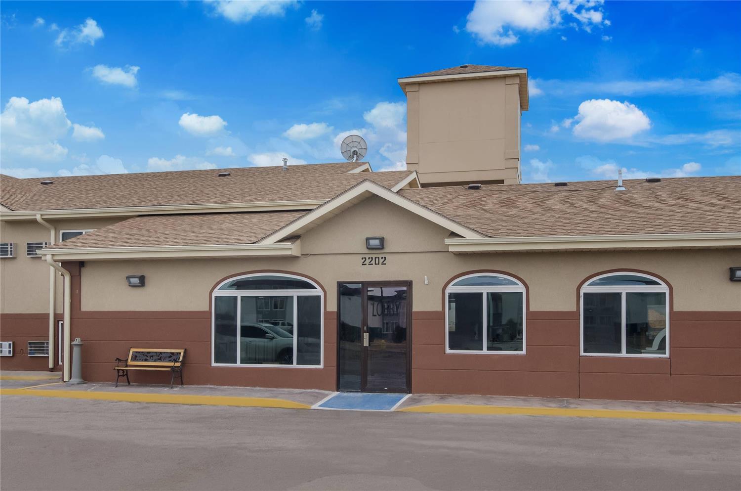 Econo Lodge Scottsbluff, NE 3/35