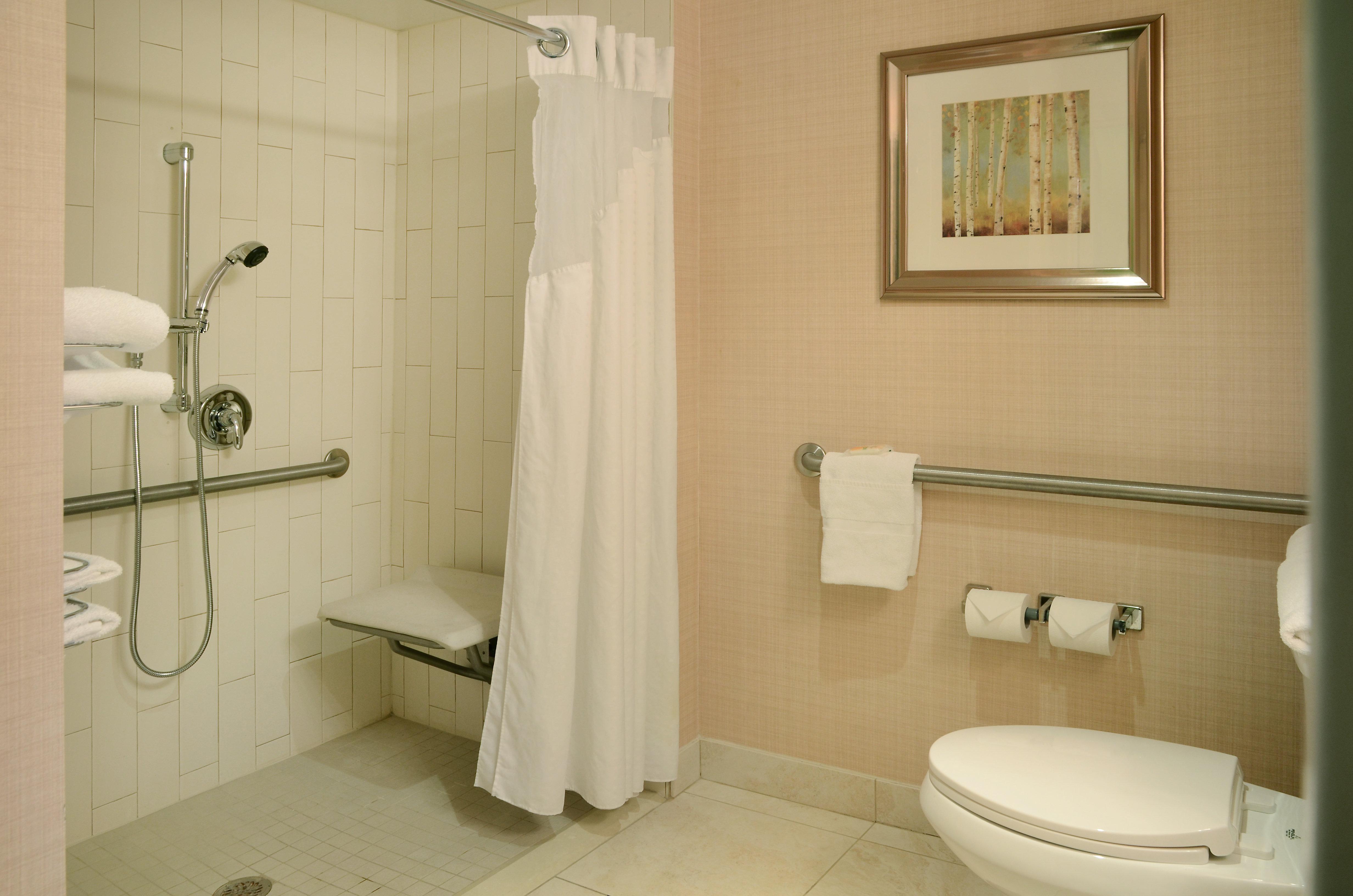 Room, Queen Bed, Accessible, Holiday Inn Conference Ctr Edmonton South 2/2