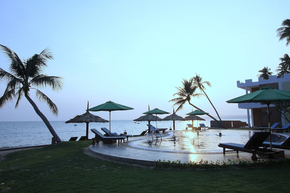 Ocean Place Mui Ne Resort 60/72