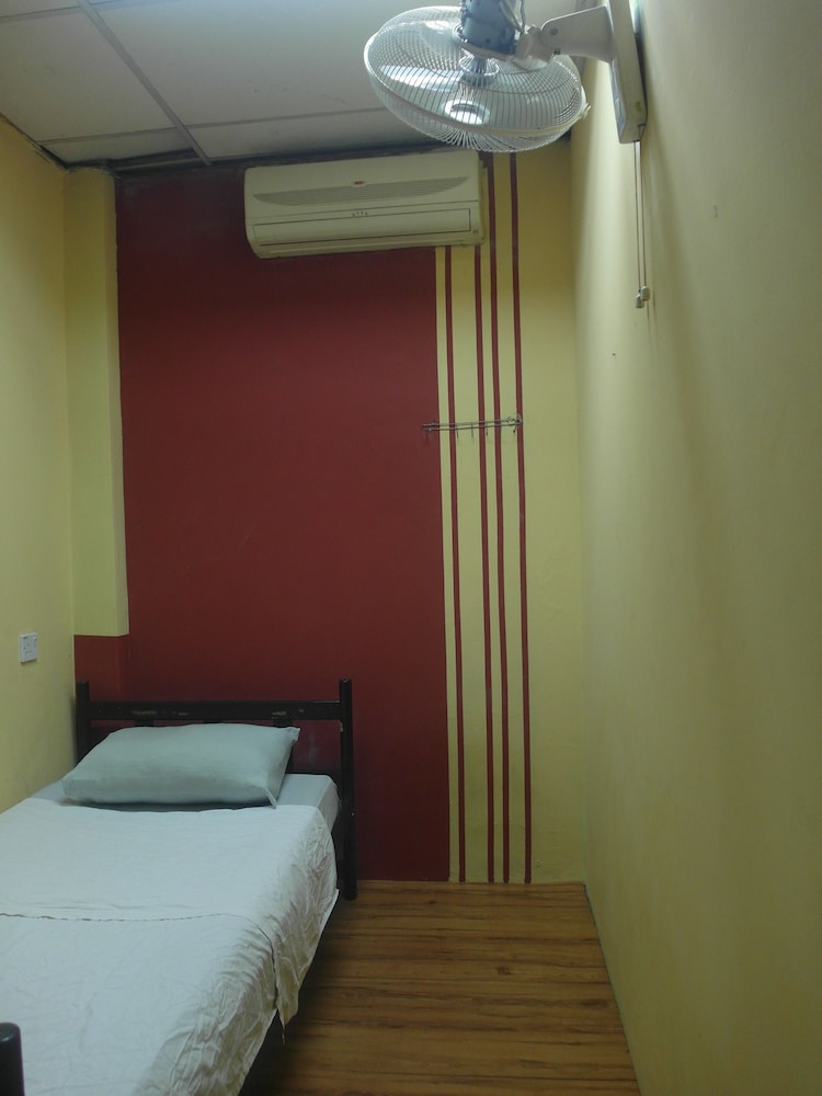 OASIS GUEST HOUSE 12/43