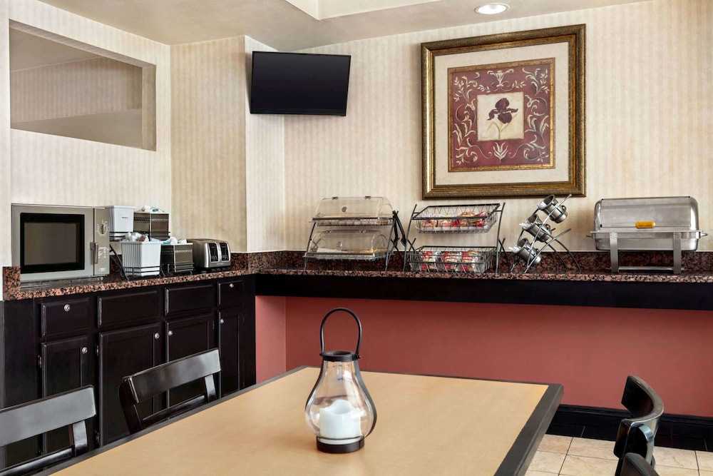 Comfort Inn & Suites Prince George - Fort Lee 50/60