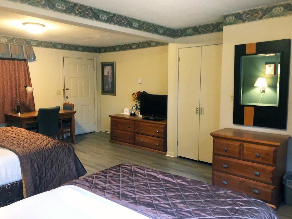 Americas Best Value Inn-Stonington/Mystic 15/19