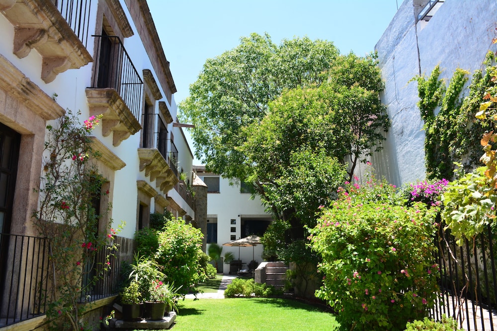Doña Urraca Hotel &amp; Spa 61/67