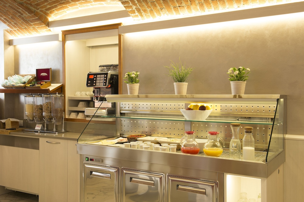 HOTEL IDEALE 39/44