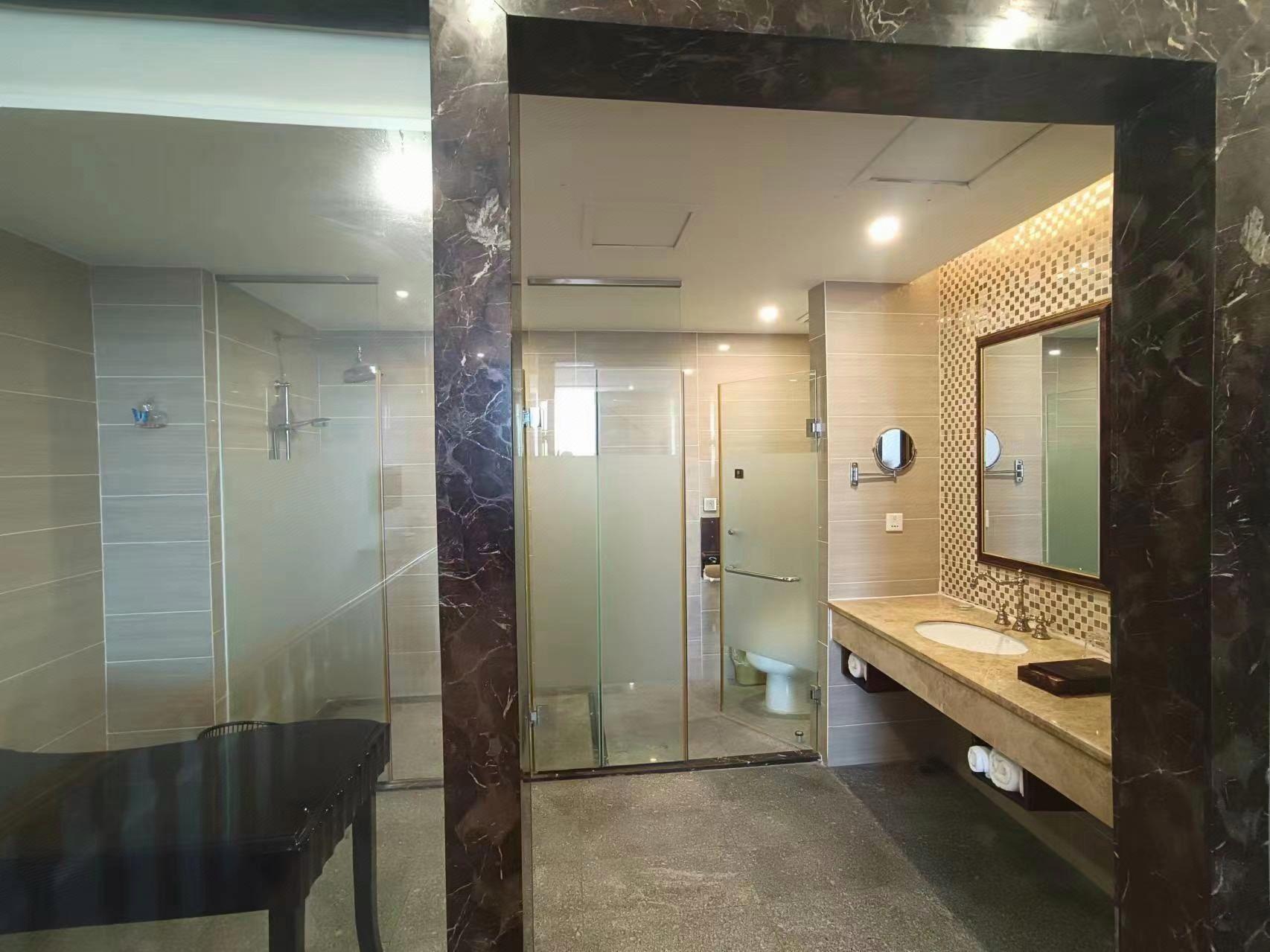 Qiaodu Hotel (Jiangmen Light Rail Station) 37/37