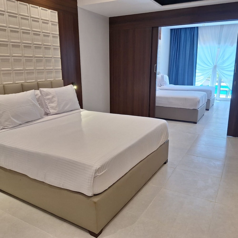 Rewaya Majestic Resort 24/50