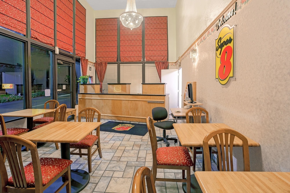 Super 8 by Wyndham Yreka 21/28