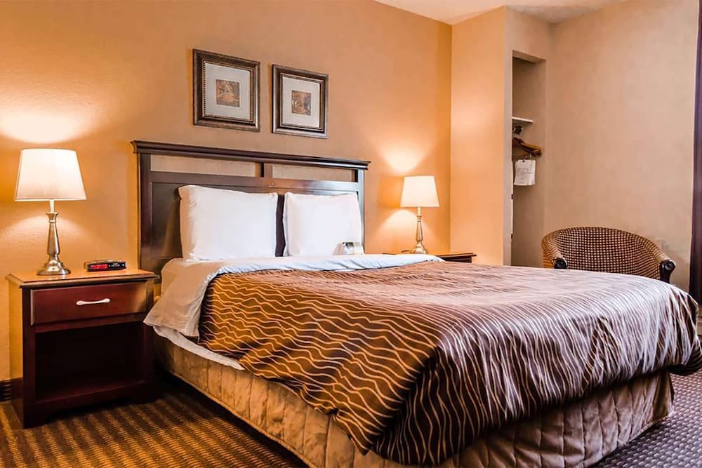 Travelodge by Wyndham Regina 16/65
