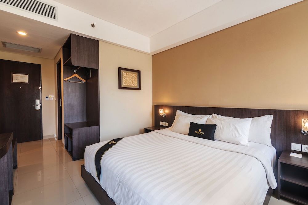 Brits Hotel Legian 7/20
