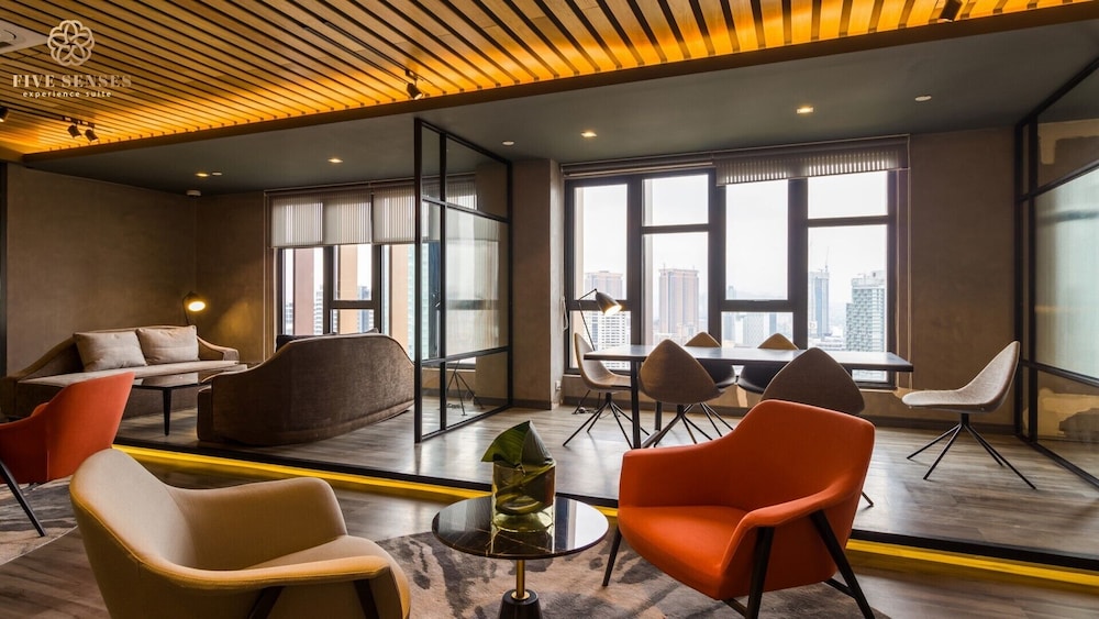 Ceylonz Suites by Five Senses 30/50