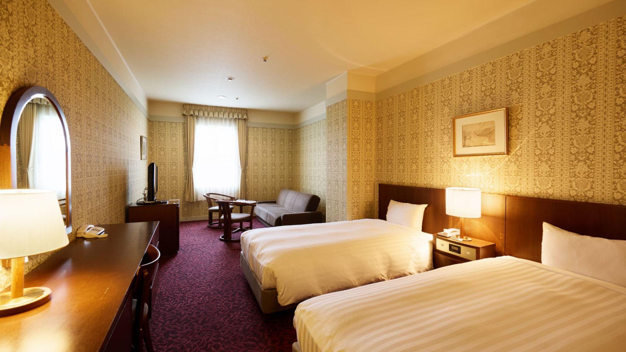 Deluxe, Twin Beds, Mountain View, Unit Bath, Smoking