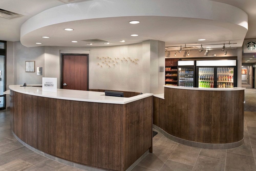 Lobby at Courtyard by Marriott Collierville, COLLIERVILLE - TN