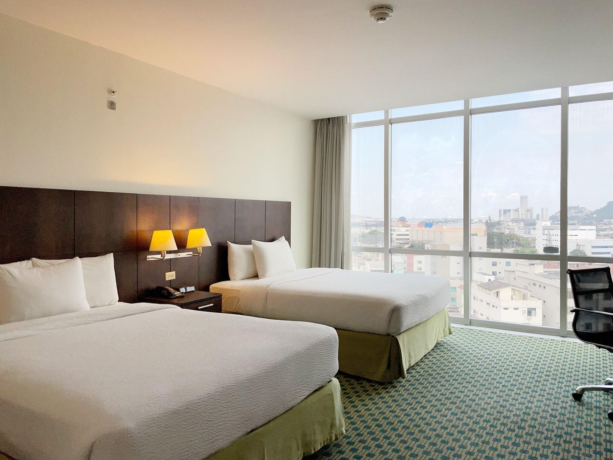 Junior Suite, King Bed, City View