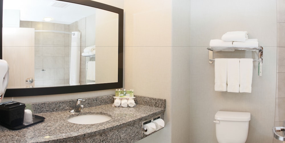 Holiday Inn Express Fort St John 20/70