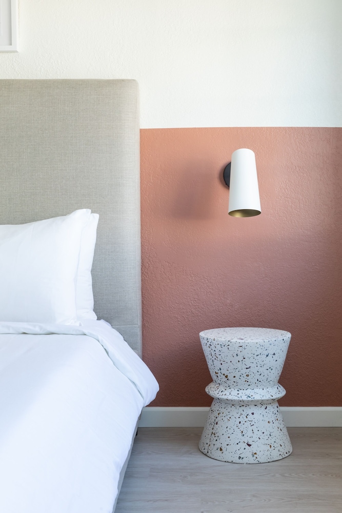 Signature Inn Berkeley Oakland 26/66