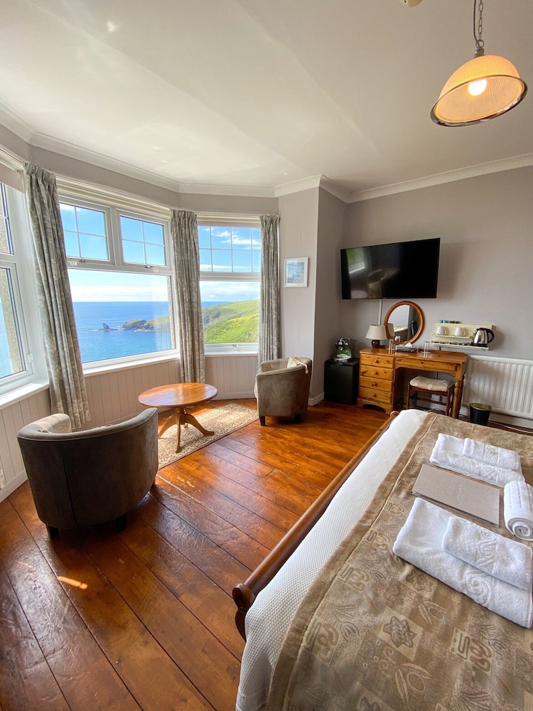 Housel Bay Hotel 40/62