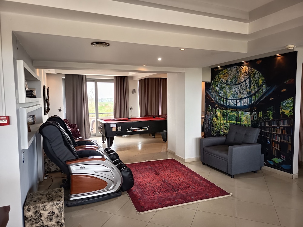 ASSEMBLY HOTEL 25/45