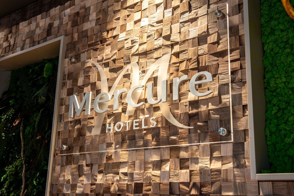 MERCURE HAN SUR LESSE 1/18