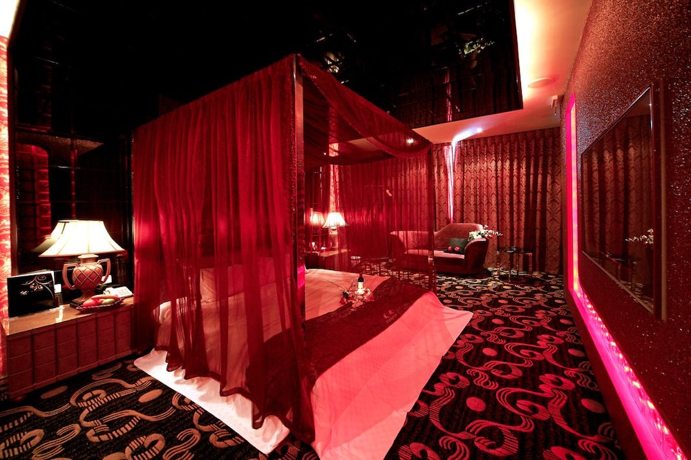 Fongchin Motel 24/44