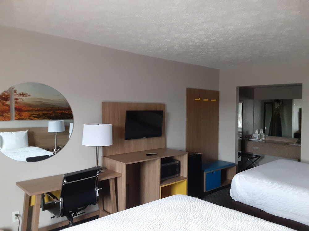 Days Inn by Wyndham Cookeville 9/24