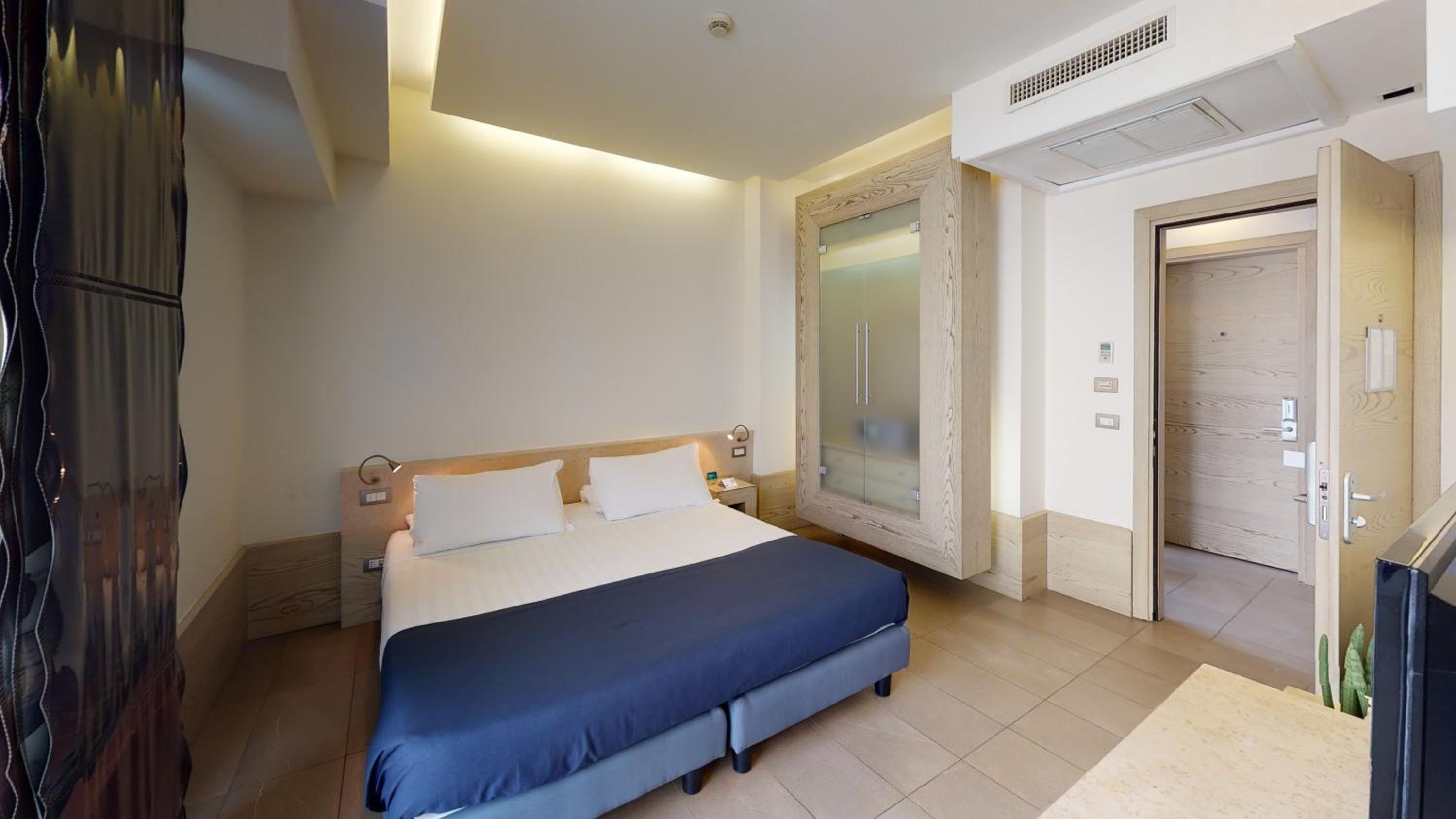 Room, Single, Balcony