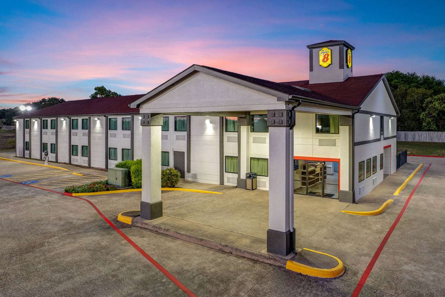 Super 8 by Wyndham Waxahachie TX 36/41
