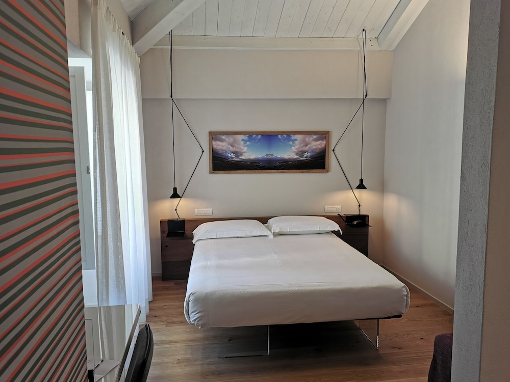 Albergo Centrale 22/54