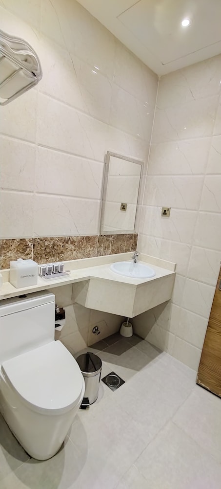 فندق واجنحه سويس سبيرت متروبوليتان - الرياض(Swiss Flora Inn Hotel Riyadh) 48/52