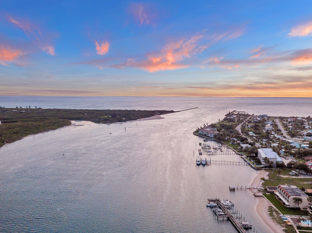 Hutchinson Island Plaza Hotel And Suites 60/63