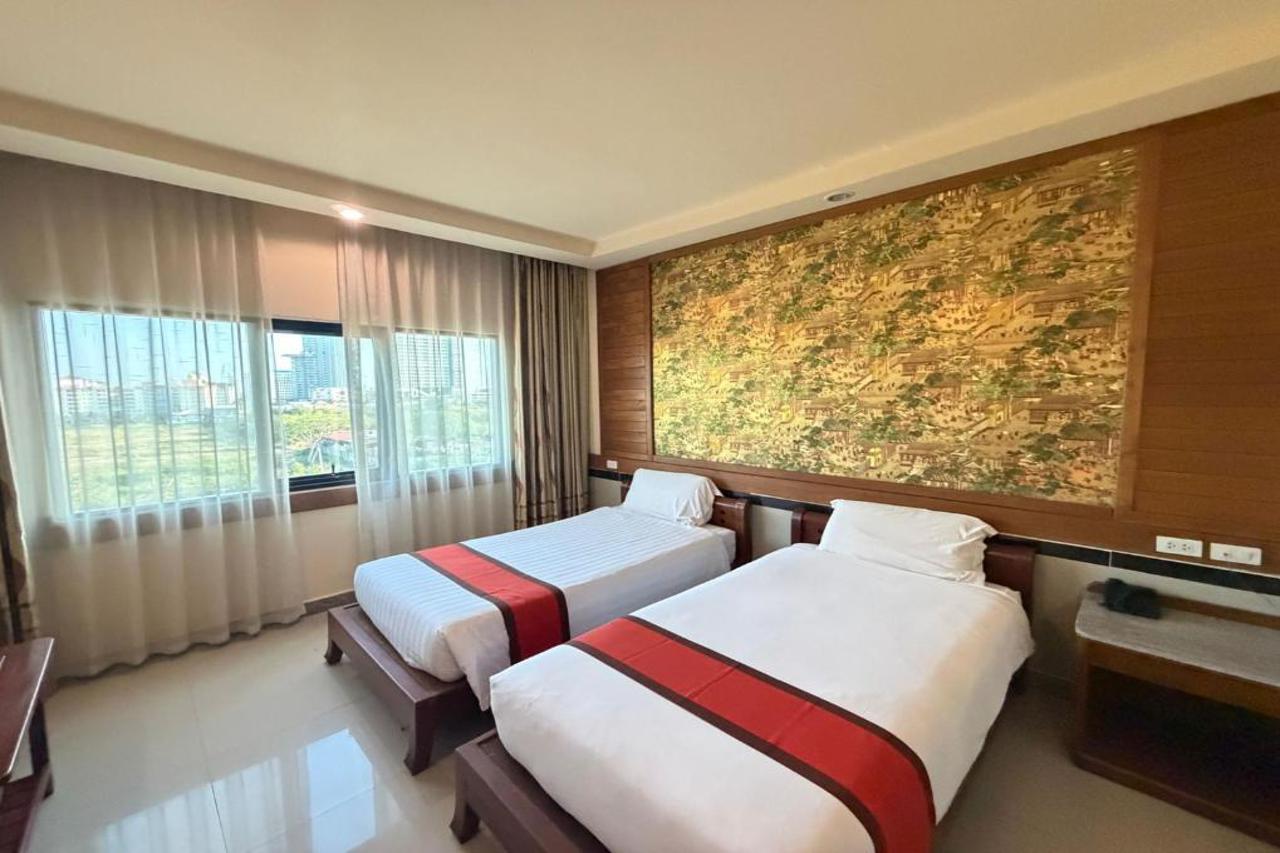 Sunday Grand Jomtien Pattaya 20/41