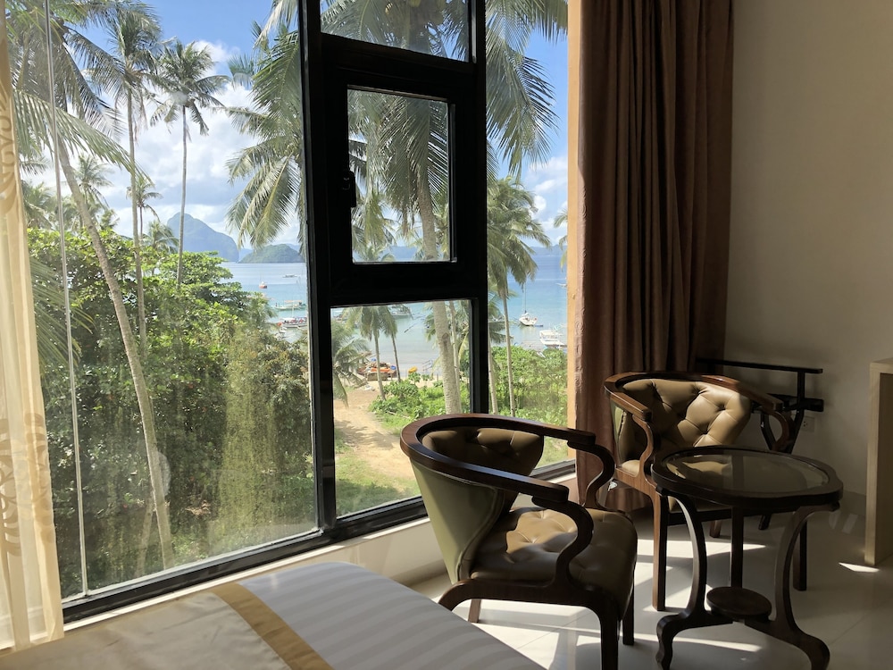 One El Nido Suite 75/96