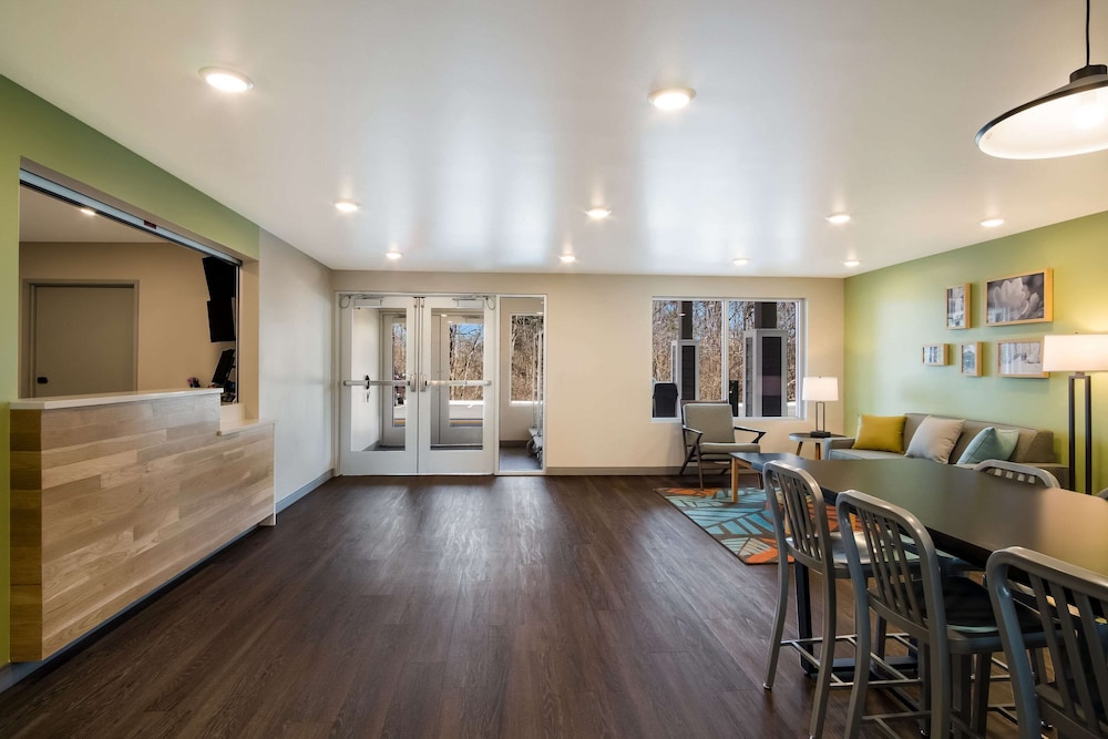 WoodSpring Suites Grand Rapids Kentwood 15/27