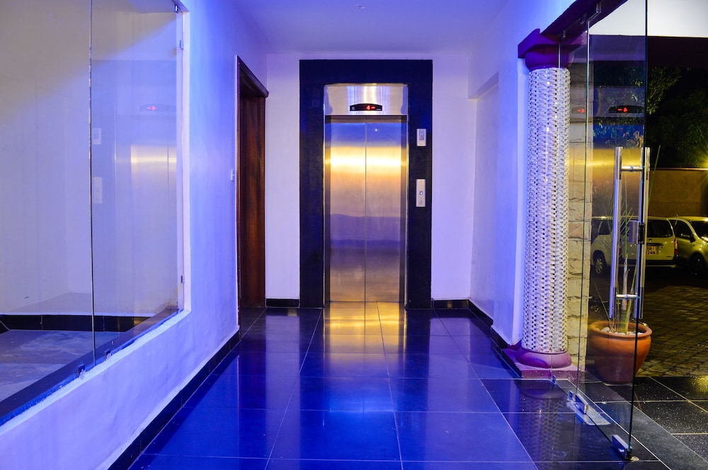 Jewelstone Hotel 50/69