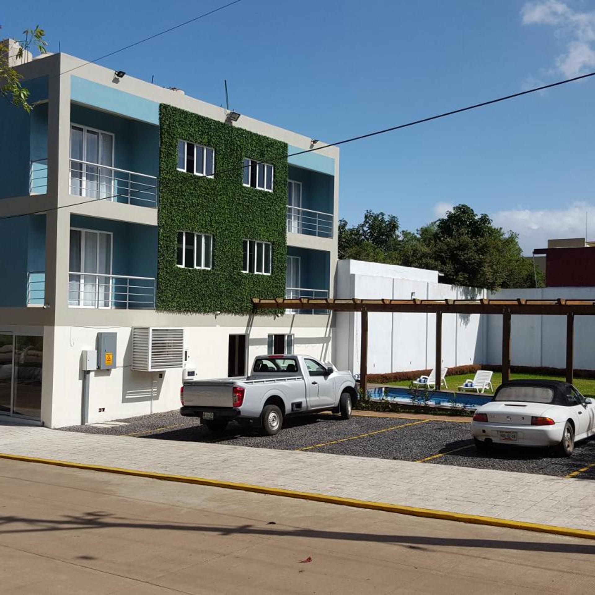 Relax Inn Suites 40/50