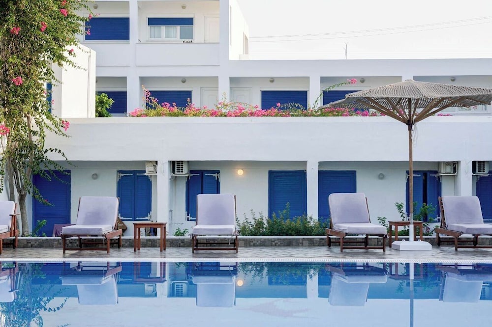 Lagada Beach Hotel 6/65