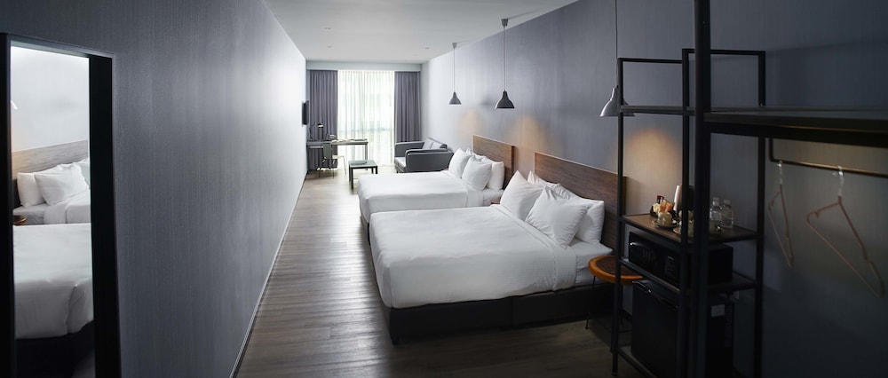 Urban H Hotel 11/24