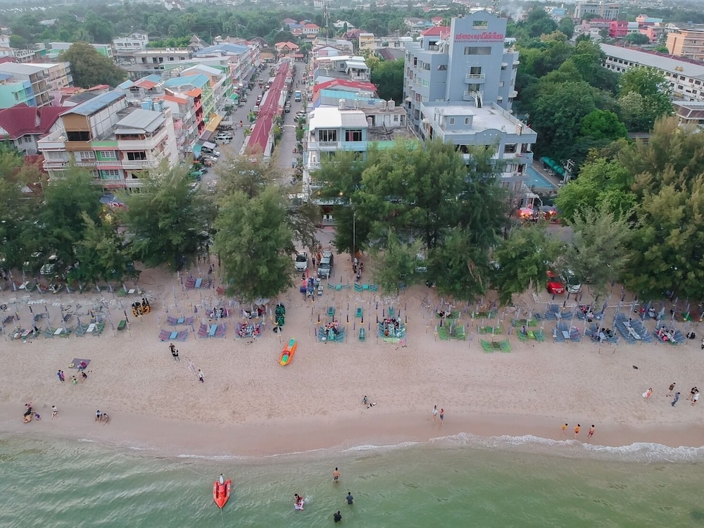 The Beach Cha Am Suite 42/50