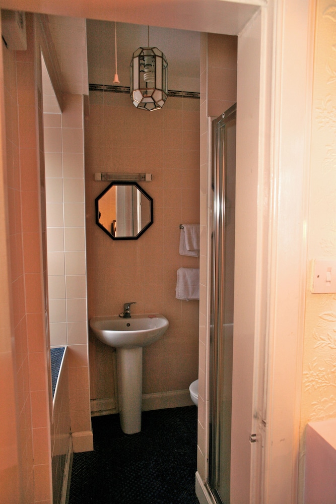 Averon Guest House 11/50