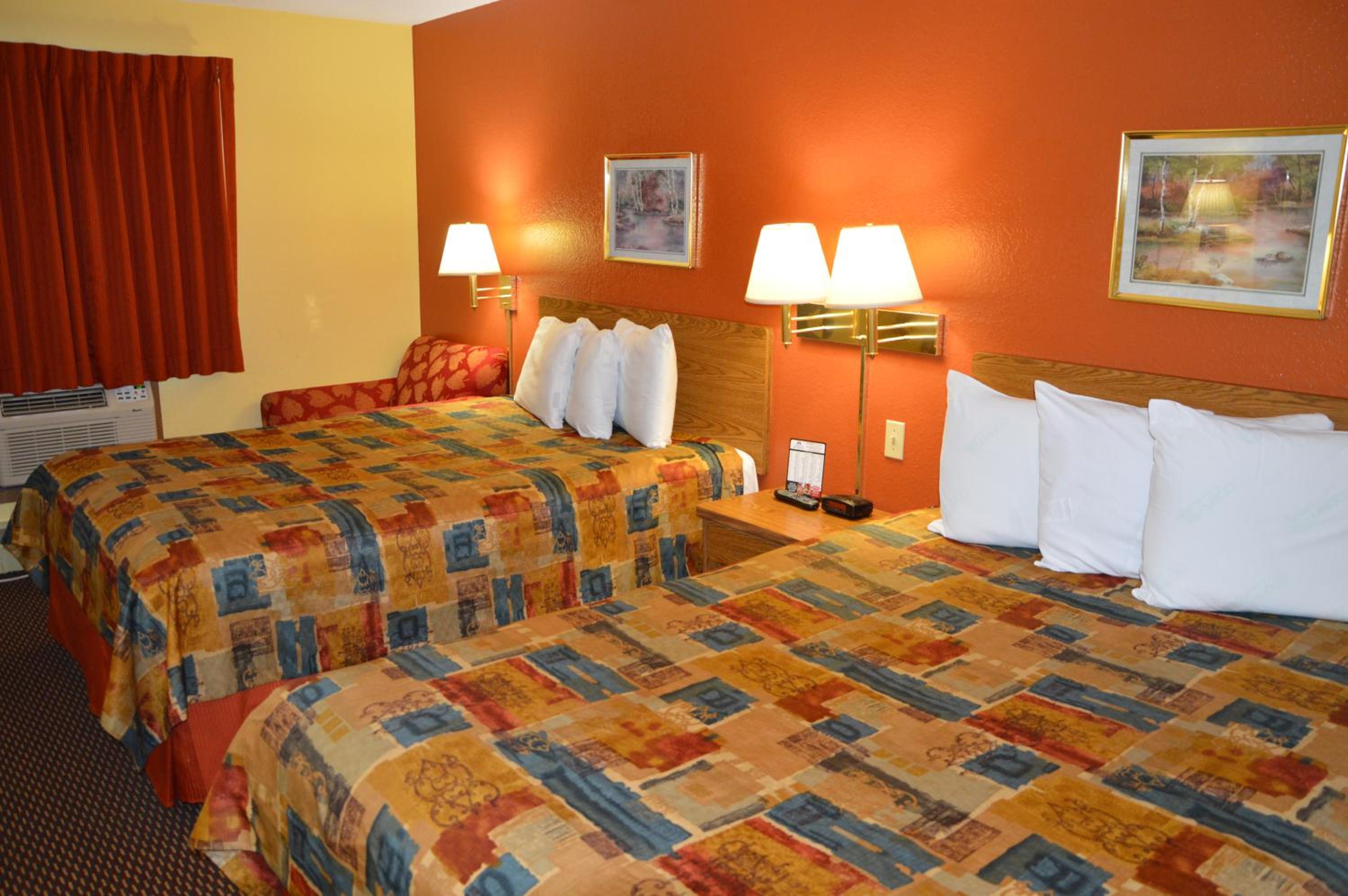 Burnsville Inn & Suites (ex Americas Best Value Inn-Burnsville/Minneapolis) 10/36