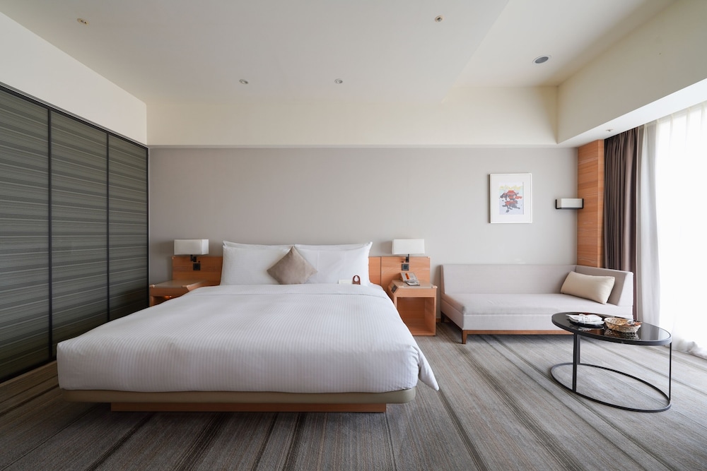 COMFORT, KING BED